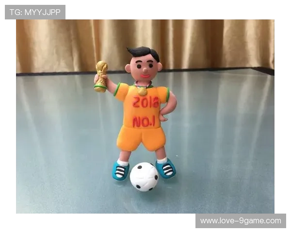 足球明星黏土手工艺：打造你的专属球场英雄模型