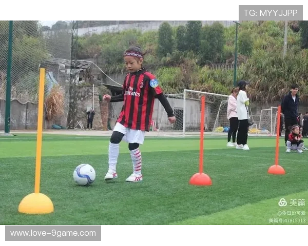 足球球星迷人酒窝背后隐藏的独特魅力与赛场上无限风采